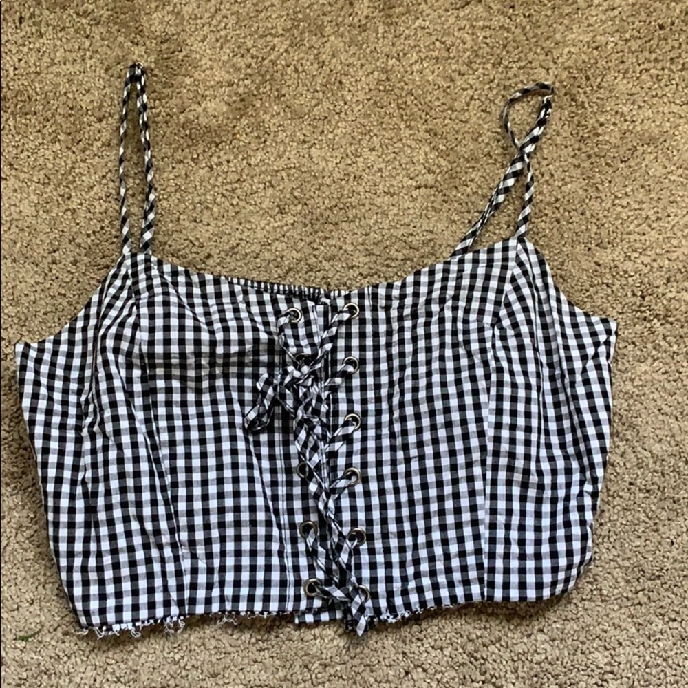 Super cute cropped tank top !!!